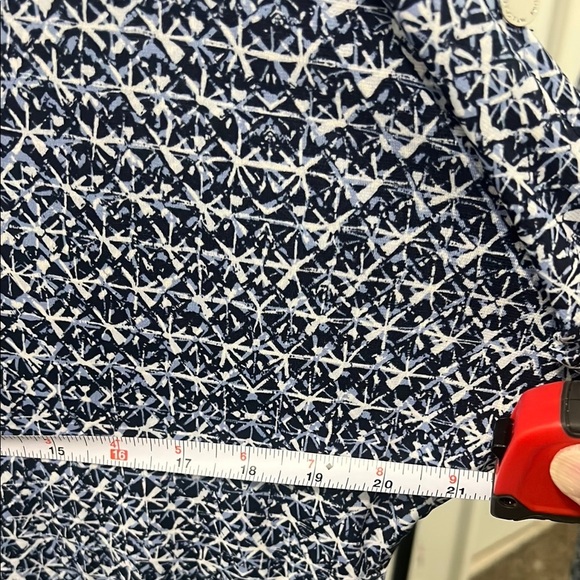 Jones New York Blue and White Relaxed Cut-Out Blouse - Picture 6 of 7